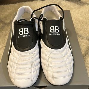 BALENCIAGA Men's White Zen Sneakers size 10/43